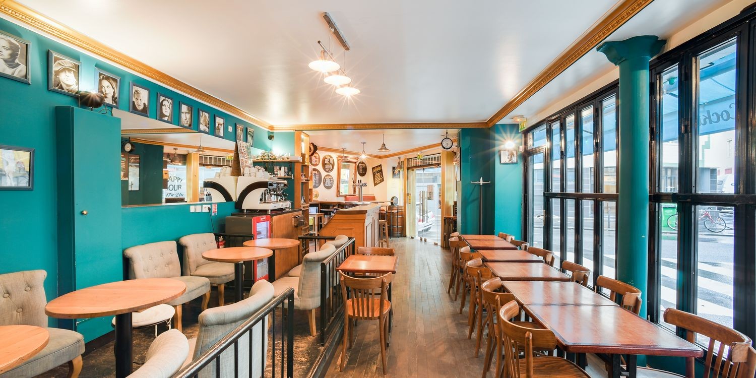 réserver La Marchandise Café