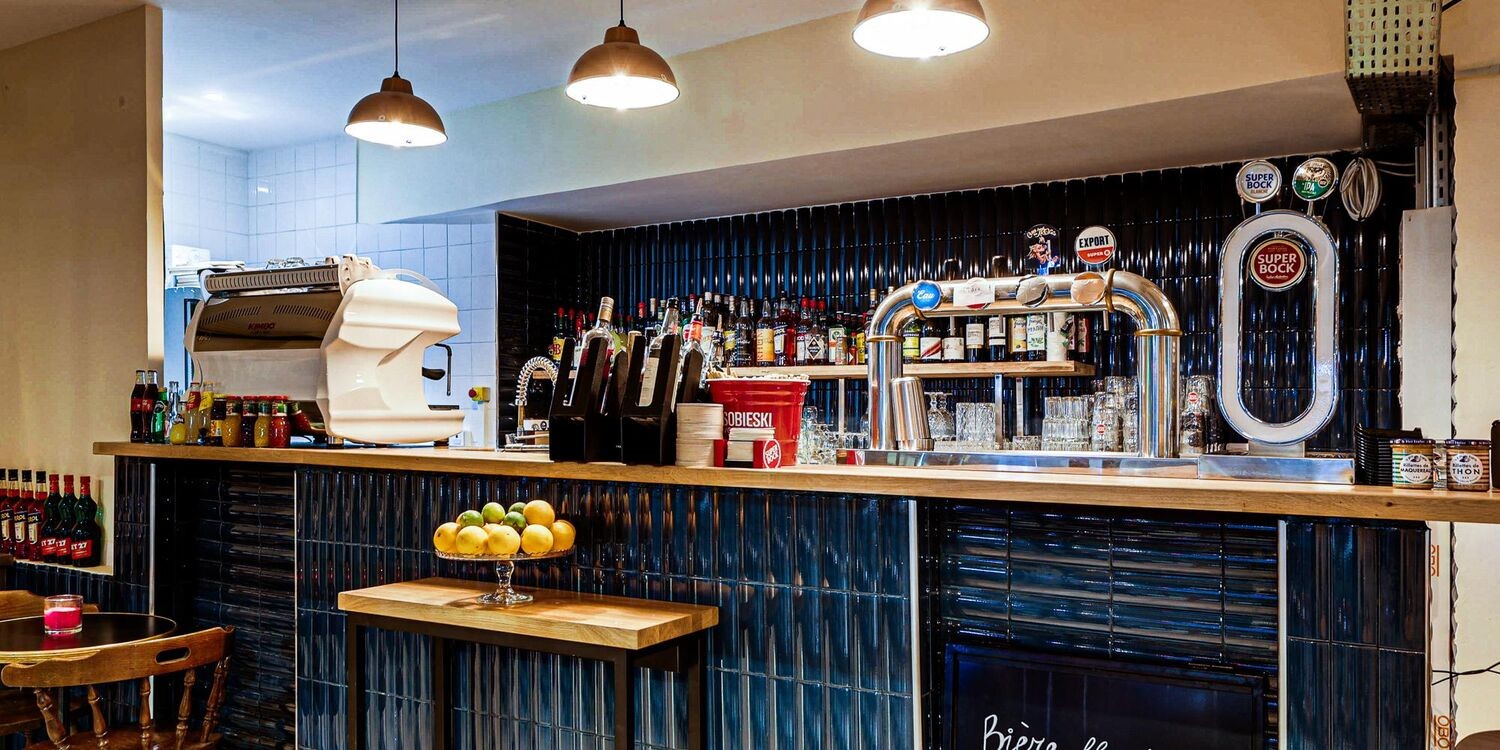Le Re-Montant Bar réserver